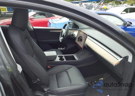 2024 Tesla Model Y Long Range Dual Motor All-Wheel Drive from USA, damaged, VIN 7SAYGDEE7RA228960